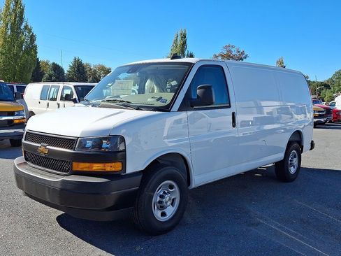 New 2025 Chevrolet Express 3500 w/ Driver Convenience Package image 3