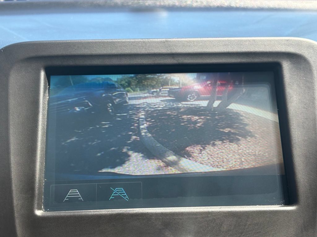 Used 2018 Chevrolet Equinox LT FWD image 10