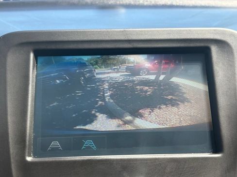 Used 2018 Chevrolet Equinox LT FWD image 10