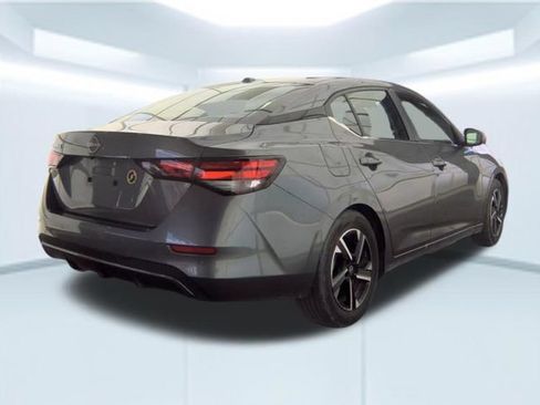 Used 2025 Nissan Sentra SV FWD image 5