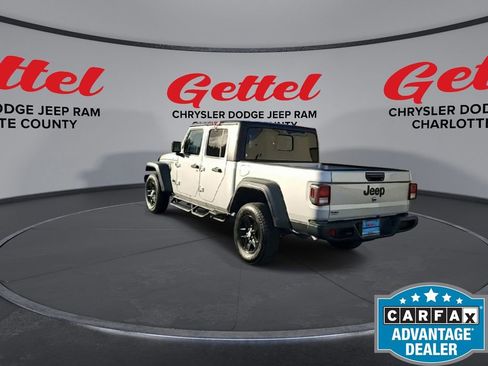 Used 2023 Jeep Gladiator Sport image 7