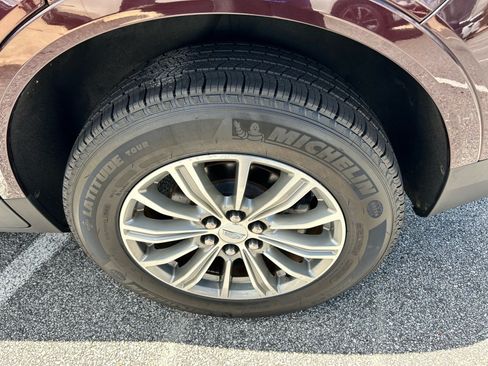 Used 2017 Cadillac XT5 Luxury w/ Driver Awareness Package FWD image 10