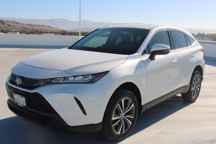 Certified 2021 Toyota Venza LE w/ Carpet Mat Package (TMS) AWD/4WD image 6