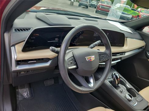 Used 2024 Cadillac XT4 Premium Luxury w/ Active Safety Package AWD/4WD image 16