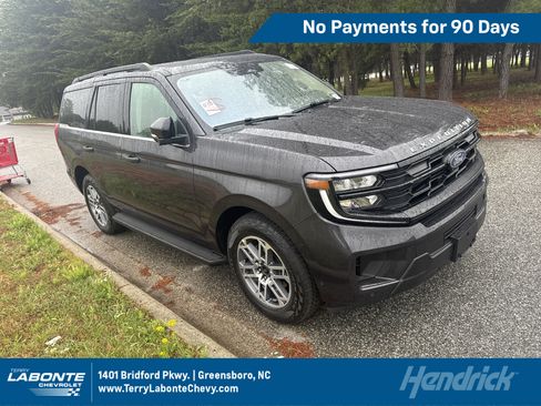 Used 2025 Ford Expedition Active AWD/4WD image 1