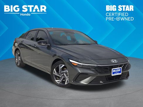 Used 2025 Hyundai Elantra Sport image 1