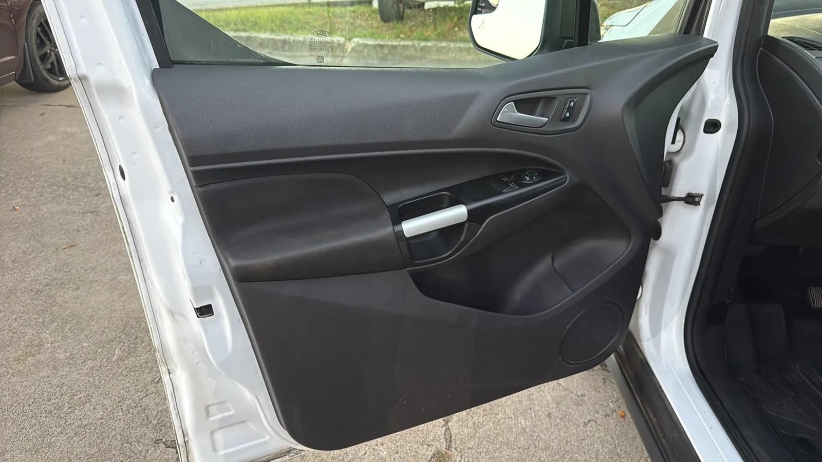 Used 2018 Ford Transit Connect XLT FWD image 9