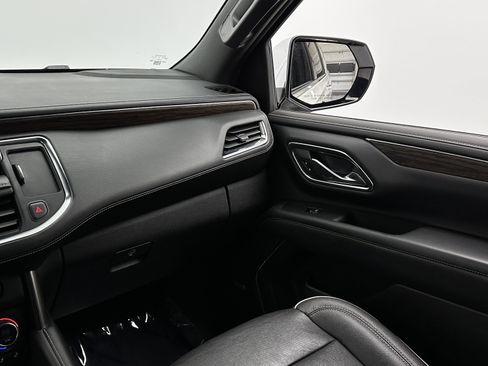 Used 2023 Chevrolet Suburban Premier image 27