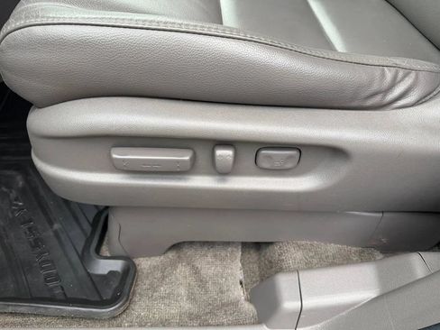 Used 2014 Honda Odyssey EX-L image 42
