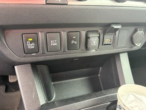 Used 2023 Toyota Tacoma SR5 AWD/4WD image 20