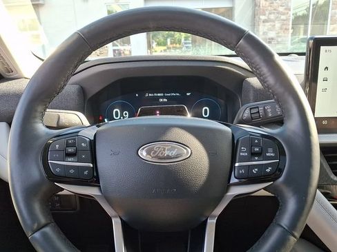 Used 2025 Ford Explorer Platinum w/ Ultimate Package AWD/4WD image 27