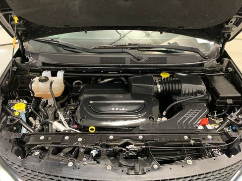 Used 2018 Chrysler Pacifica Touring Plus w/ S Appearance Package FWD image 31