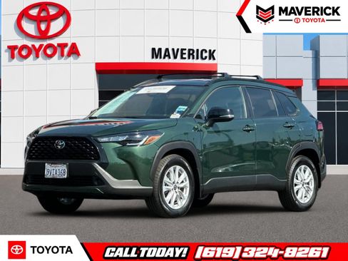 Used 2025 Toyota Corolla Cross LE FWD image 1