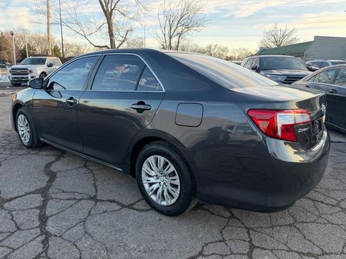 Used 2012 Toyota Camry LE image 4