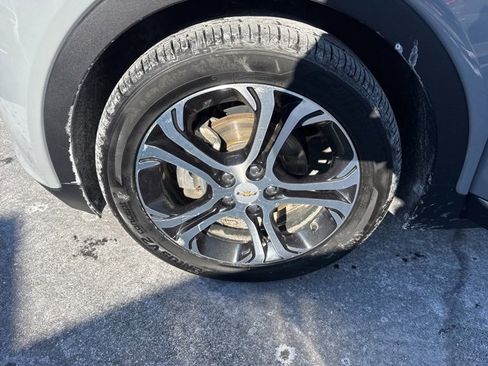 Used 2020 Chevrolet Bolt Premier w/ Infotainment Package image 24