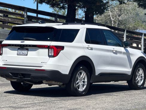 Used 2026 Ford Explorer Active AWD/4WD image 4