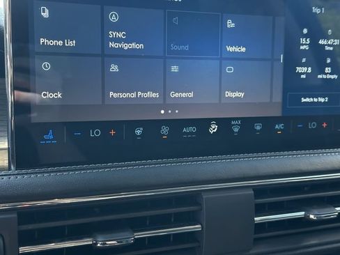 Certified 2024 Lincoln Corsair AWD w/ Equipment Group 101A image 23
