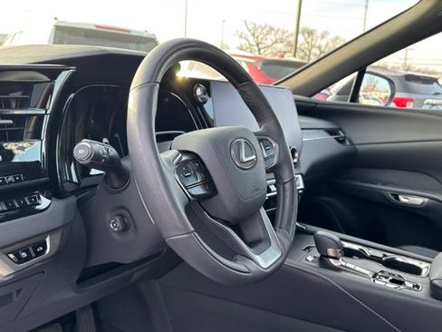 Used 2025 Lexus RX 350 AWD image 19