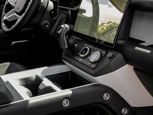 New 2026 Land Rover Defender 110 X-Dynamic SE AWD/4WD image 29
