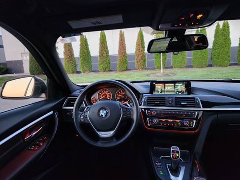 Used 2018 BMW 330i xDrive Sedan AWD/4WD image 18