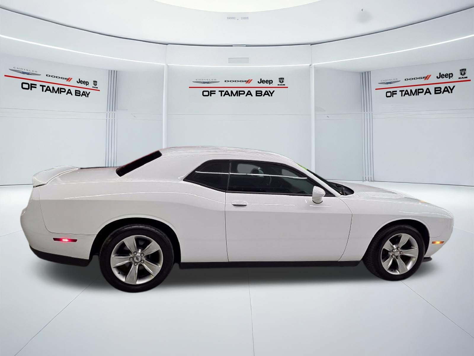 Used 2020 Dodge Challenger SXT RWD image 7