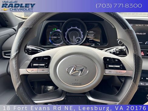 Used 2023 Hyundai Elantra Blue image 16