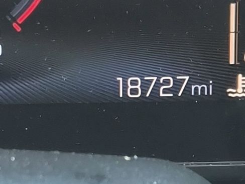 Used 2025 Chevrolet Trax ACTIV w/ Sunroof Package image 2