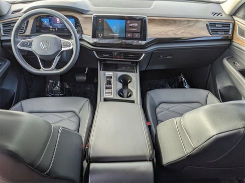 Certified 2024 Volkswagen Atlas SE image 12