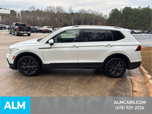 Used 2024 Volkswagen Tiguan SE image 11