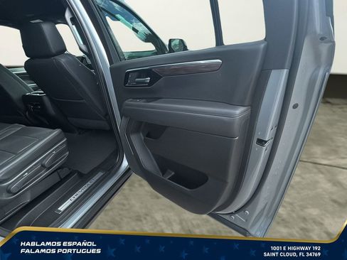 Used 2025 Chevrolet Suburban Z71 AWD/4WD image 30