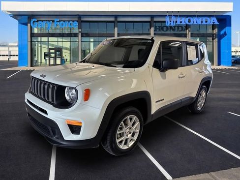 Used 2023 Jeep Renegade Latitude AWD/4WD image 4