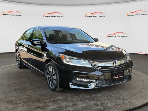 Used 2017 Honda Accord Hybrid Sedan image 5