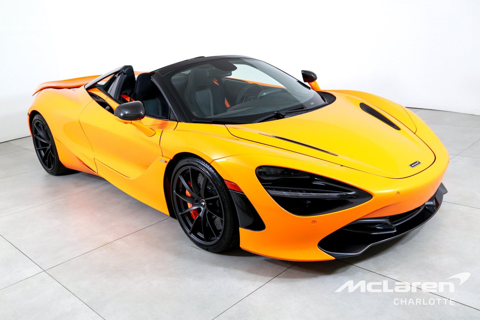 Used 2020 McLaren 720S Spider RWD image 4