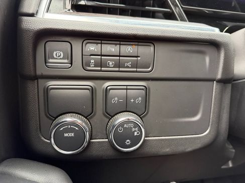 Used 2025 Chevrolet Tahoe LT RWD image 17