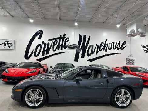 Used 2009 Chevrolet Corvette Coupe w/ Preferred Equipment Group image 2