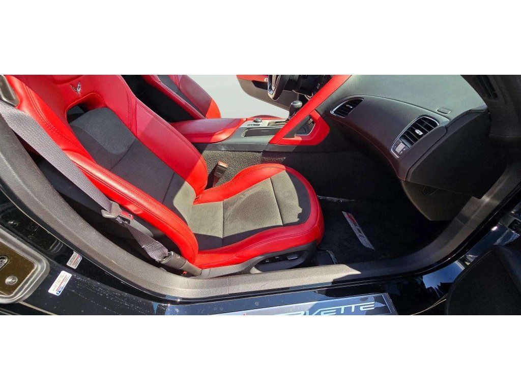Used 2016 Chevrolet Corvette Z06 w/ Z07 Performance Package RWD image 13