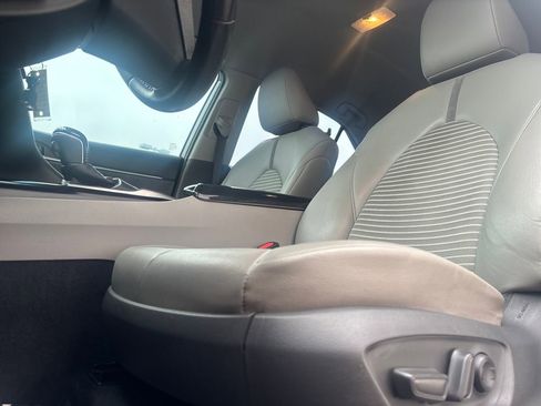 Used 2019 Toyota Camry SE image 10