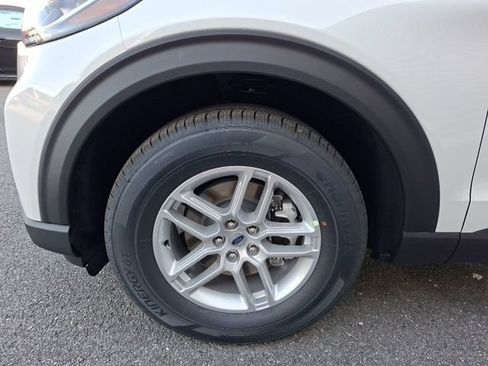 New 2026 Ford Explorer Active AWD/4WD image 10
