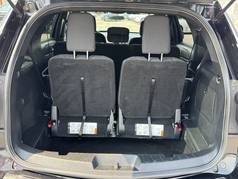 Used 2018 Ford Explorer XLT AWD/4WD image 4