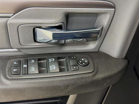 Used 2022 RAM 1500 Classic SLT w/ Electronics Group image 17