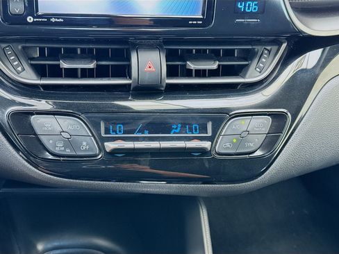 Used 2018 Toyota C-HR XLE image 12