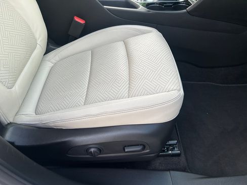 Used 2020 Buick Encore GX Essence w/ Experience Buick Package AWD/4WD image 28