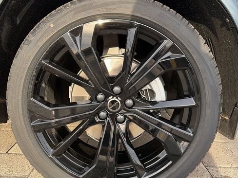 New 2026 Volvo XC60 B5 Ultra w/ Climate Package image 7