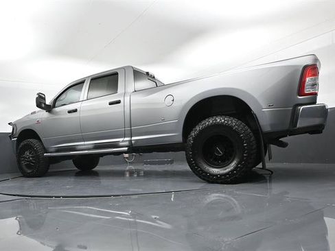 Used 2024 RAM 3500 Tradesman w/ Chrome Appearance Group AWD/4WD image 30