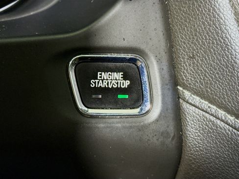 Used 2019 GMC Acadia SLE FWD image 21