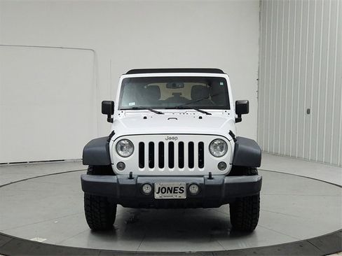 Used 2018 Jeep Wrangler Unlimited Sport S image 2