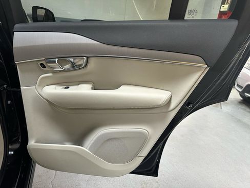 Used 2025 Volvo XC90 B5 Core w/ Protection Package Premier image 10