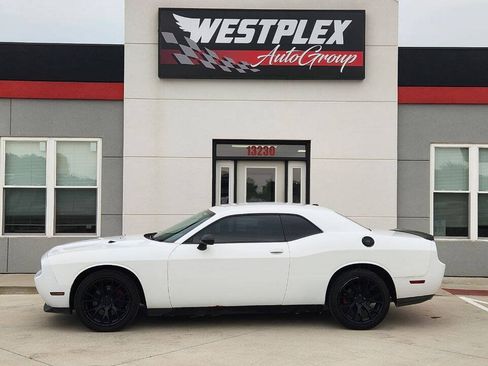 Used 2011 Dodge Challenger RWD image 21