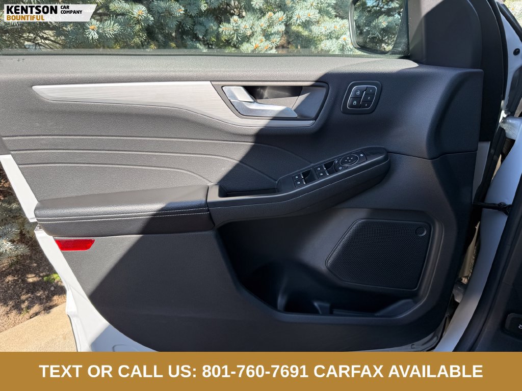 Used 2025 Ford Escape Platinum AWD/4WD image 19