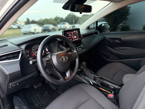 Used 2022 Toyota Corolla LE FWD image 13